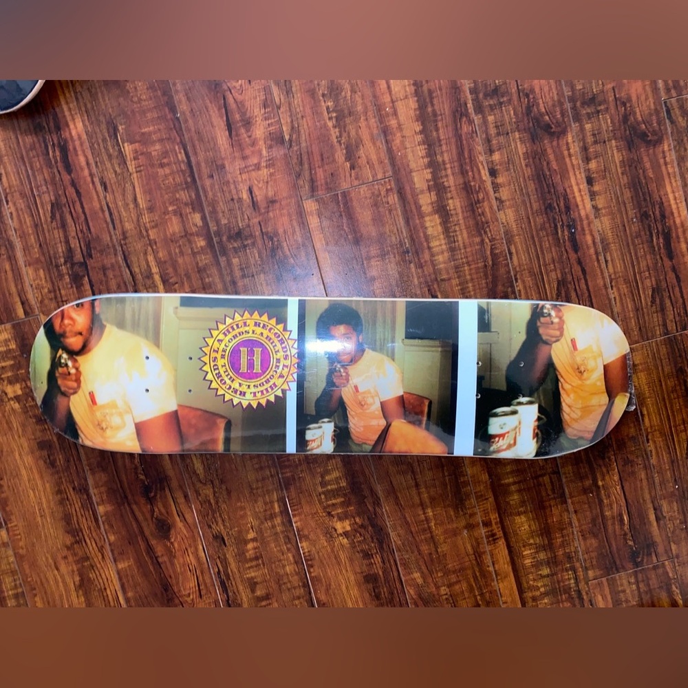R.H. POPS skateboard deck new in shrink 
Available in Sizes: 8.25

SIME ONE